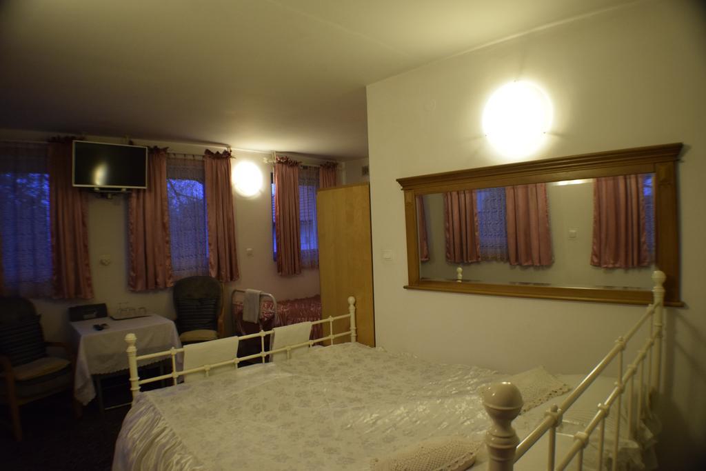 Piaseczno Willa Staropolska Zimmer foto